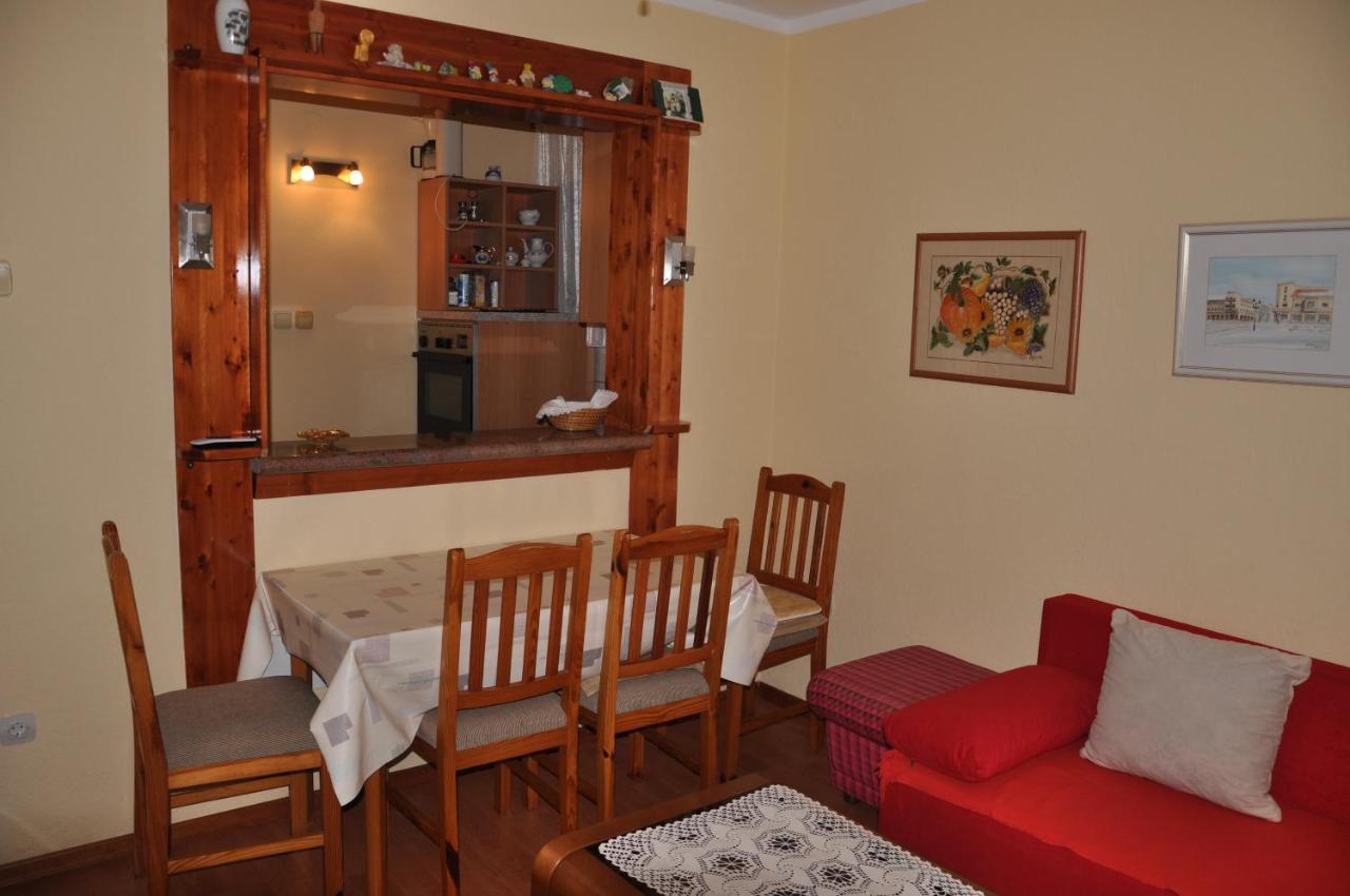 Apartmani Karla Klenovica Zewnętrze zdjęcie