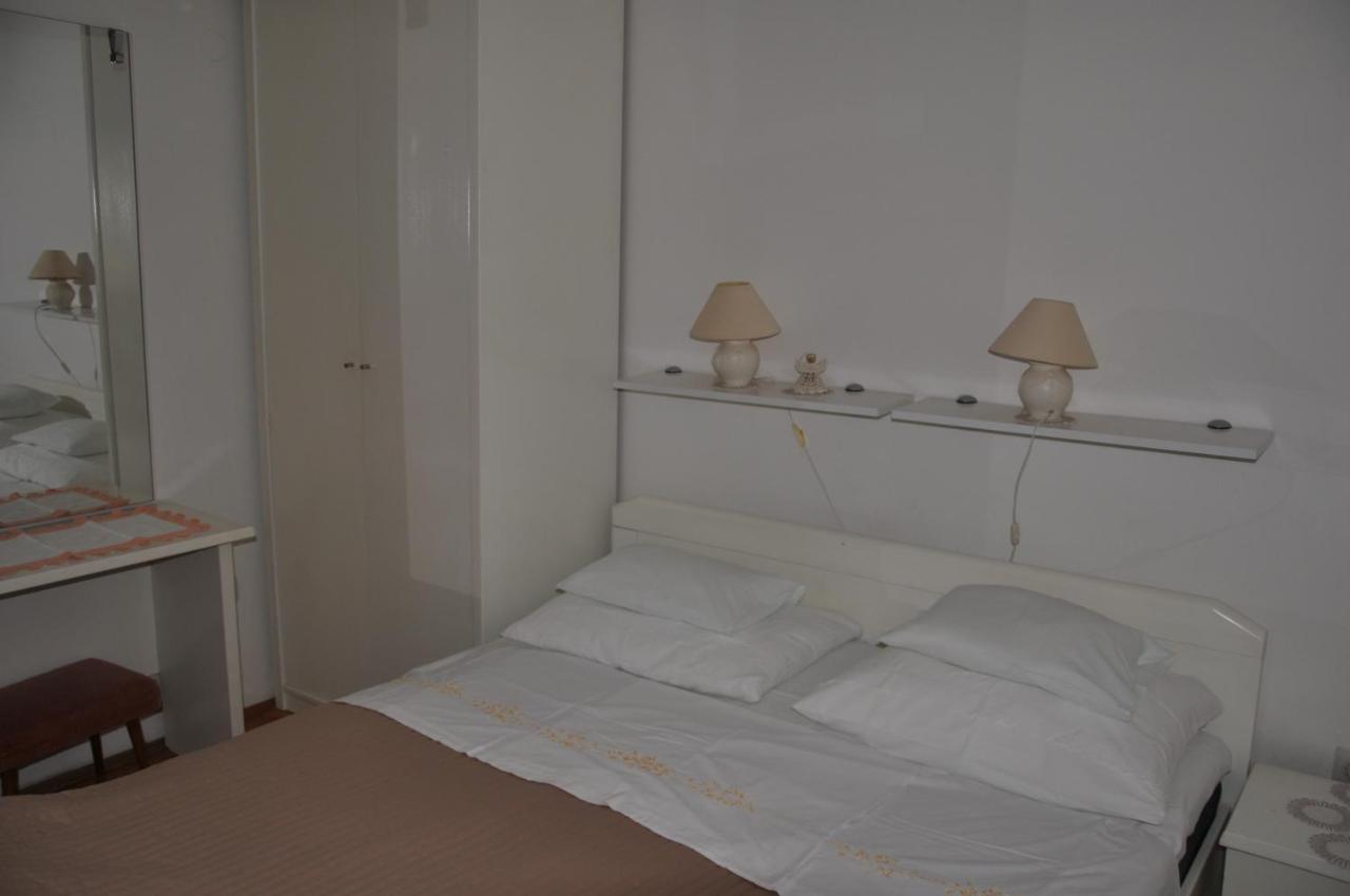 Apartmani Karla Klenovica Zewnętrze zdjęcie